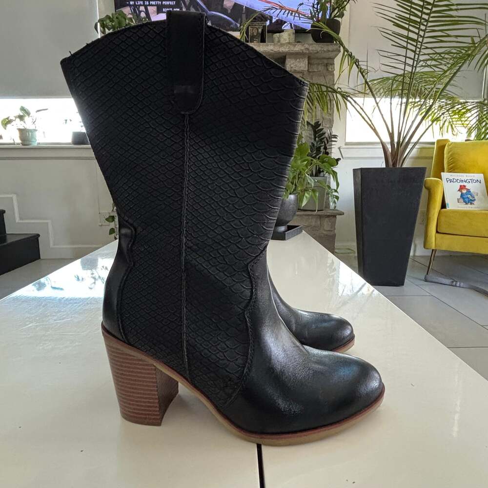 Torrid Mid-Shaft Western Boot Black Faux Leather Size 8 Wide